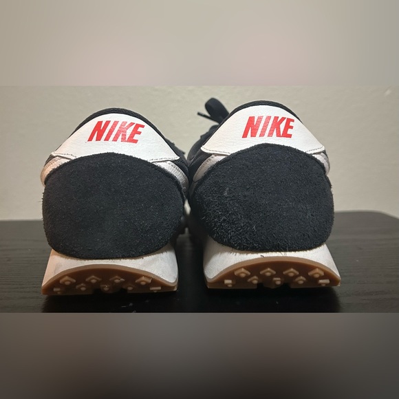 Nike Daybreak Black Gum Sole Running Sneakers- size 10 - Picture 5 of 10